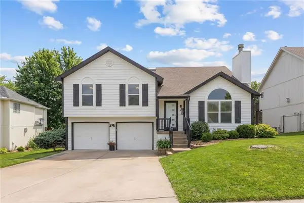 709 Red Maple Drive, Liberty, MO 64068