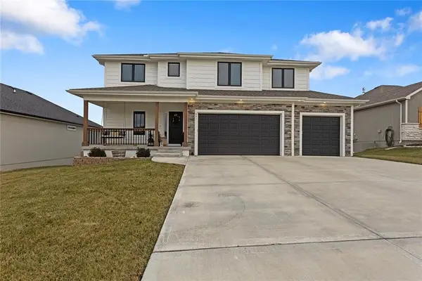 601 SW Meadowood Drive, Grain Valley, MO 64029