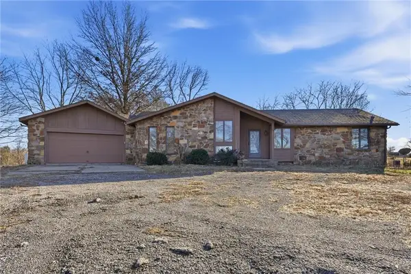 5725 Malcolm Lake Road, Edgerton, MO 64444