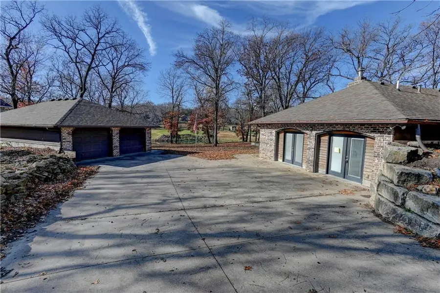 8044 Rock Creek Drive, Ozawkie, KS 66070 - Image #2