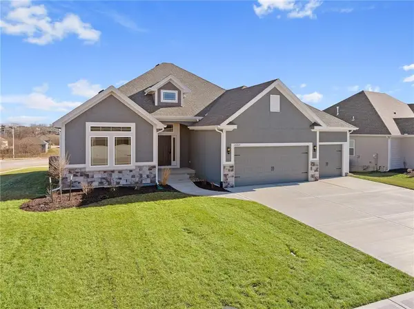 10205 N Winchester Avenue, Kansas City, MO 64156