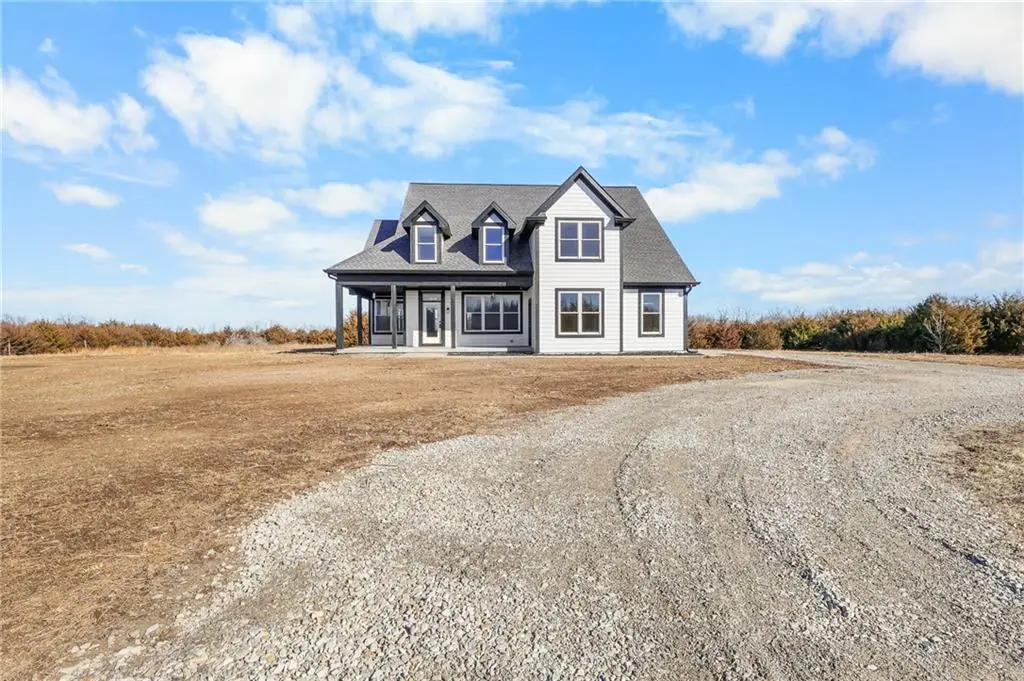 37655 Osawatomie Road, Osawatomie, KS 66064 - Image #1