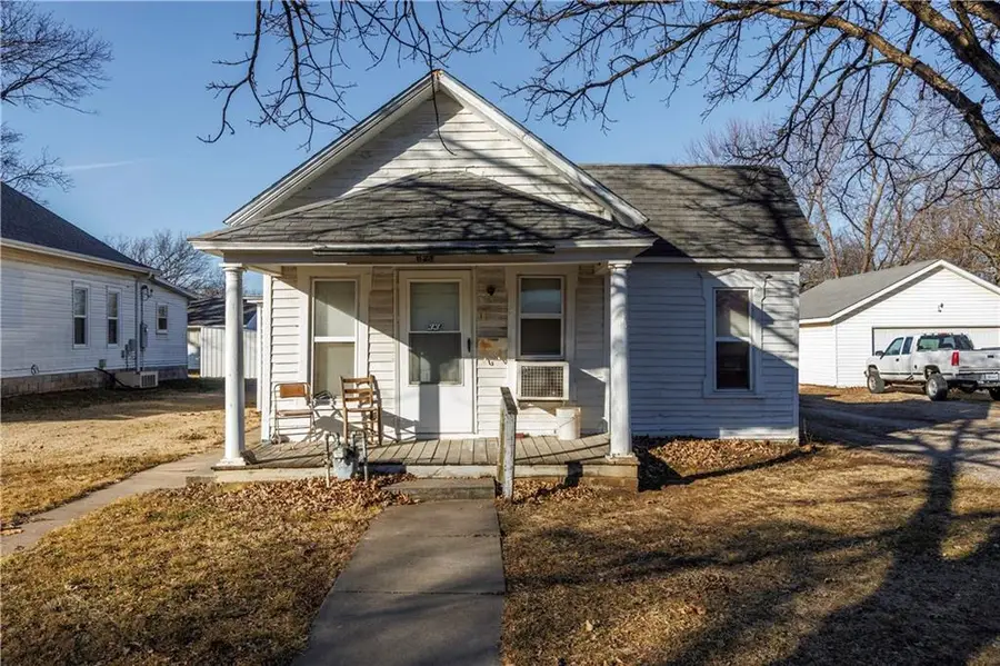 623 N 6th Street, Fredonia, KS 66736 - Image #2