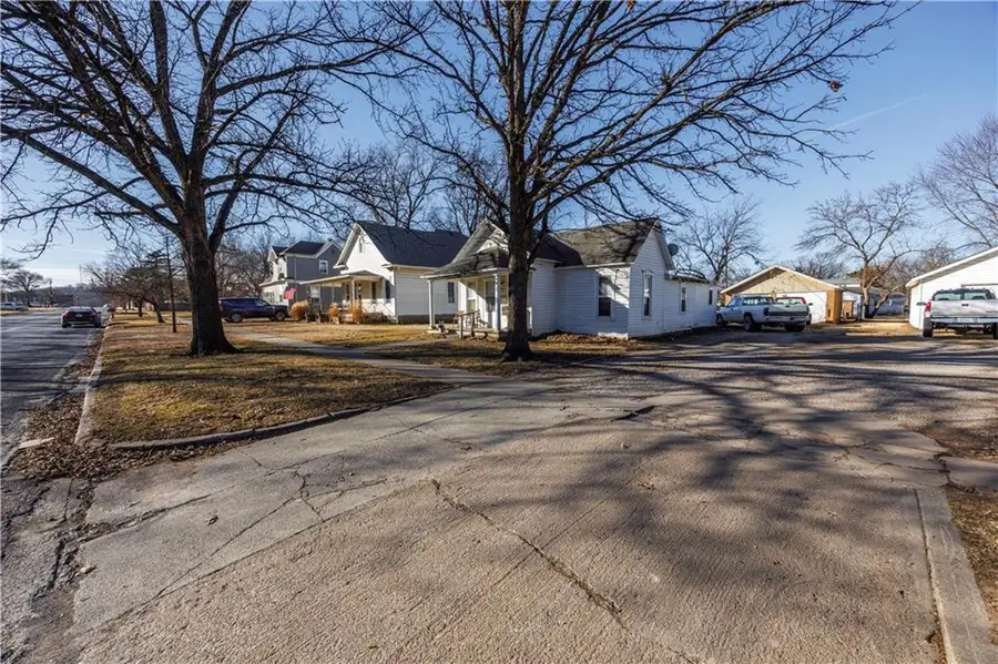 623 N 6th Street, Fredonia, KS 66736 - Image #3