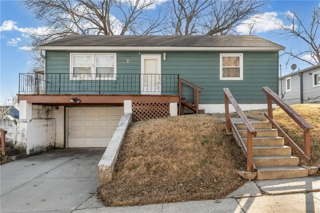 923 Kickapoo Street, Leavenworth, KS 66048 - Image #1
