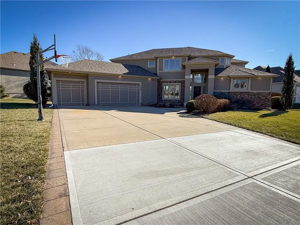 1427 Young Circle, Raymore, MO 64083 - Image #1