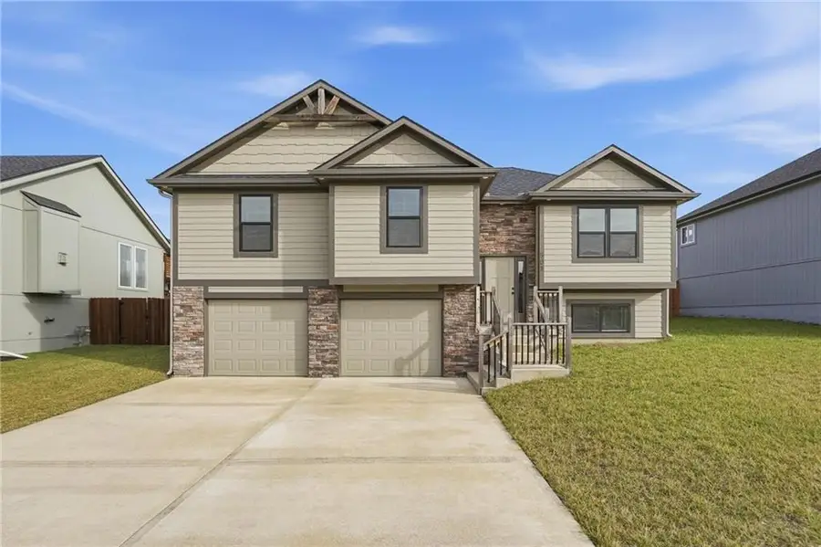 507 SW Meadowood Drive, Grain Valley, MO 64029 - Image #2