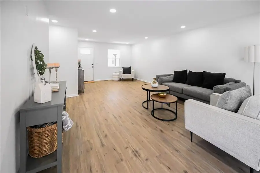 9409 Mckinley Street, Kansas City, MO 64138 - Image #3