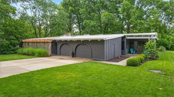 12618 Oakmont Drive, Kansas City, MO 64145