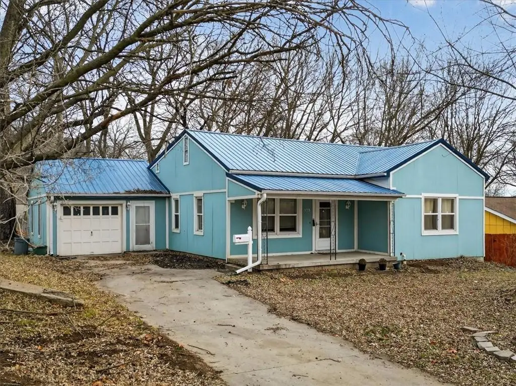 175 Emerson Avenue, Bonner Springs, KS 66012 - Image #1