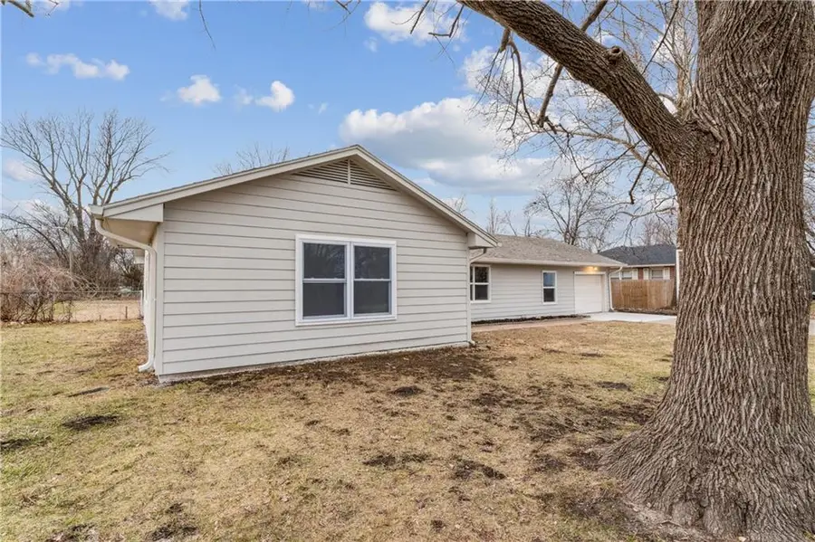 453 W 1st Street, Peculiar, MO 64078 - Image #2