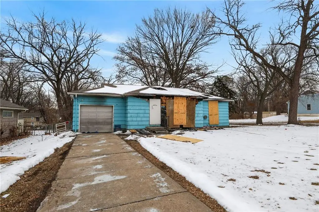 10427 Richmond Avenue, Kansas City, MO 64134 - #1