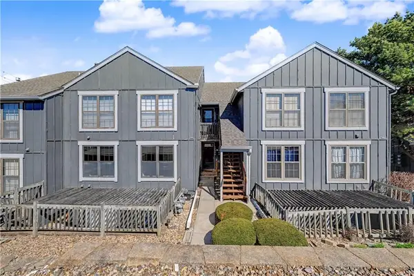 12844 W 110th Terrace, Overland Park, KS 66210