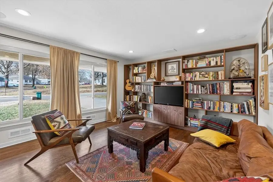 5239 Howe Drive, Roeland Park, KS 66205 - Image #3