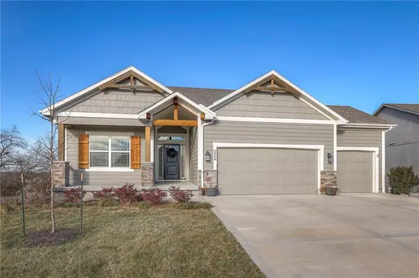 2926 SW Arboridge Drive, Lee's Summit, MO 64082