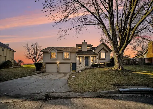 2108 SW Park Drive, Blue Springs, MO 64015