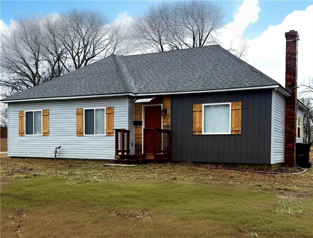 210 W 7th Street, Knob Noster, MO 65336 - Image #1