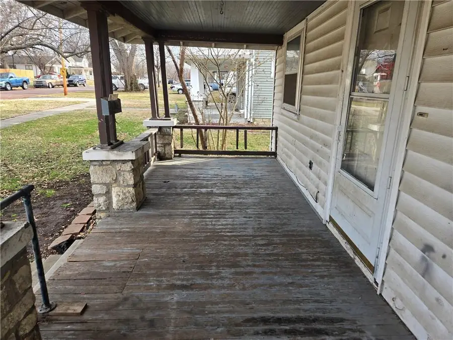 339 Pacific Avenue, Osawatomie, KS 66064 - Image #2