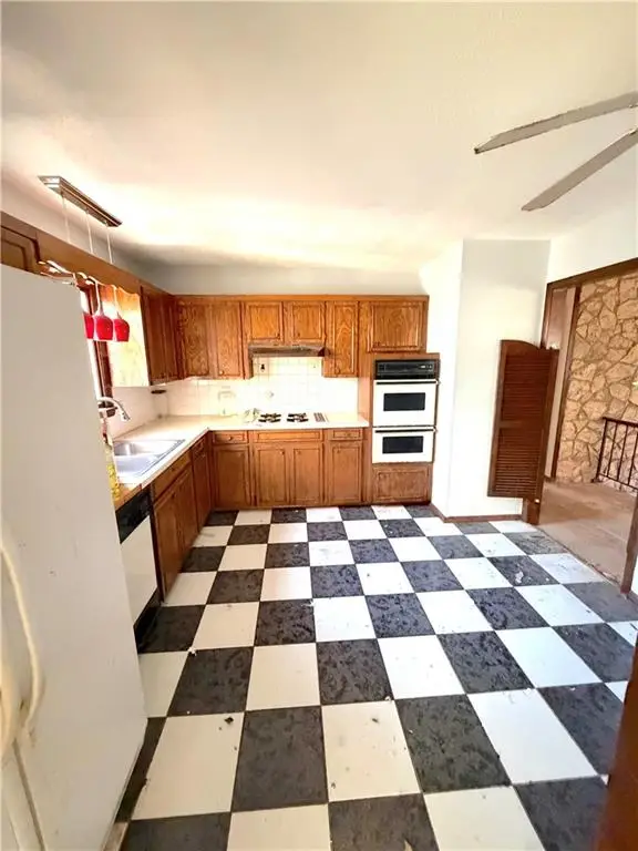 8021 Brookside Circle, Kansas City, KS 66109 - Image #3