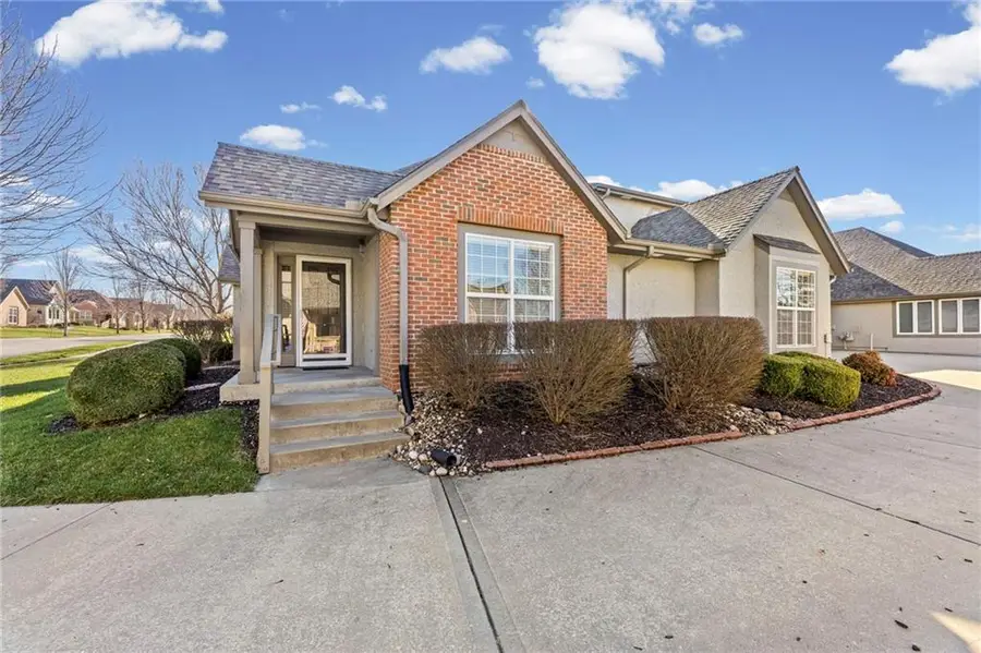 15282 S Greenwood, #2500 Street, Olathe, KS 66062 - #3