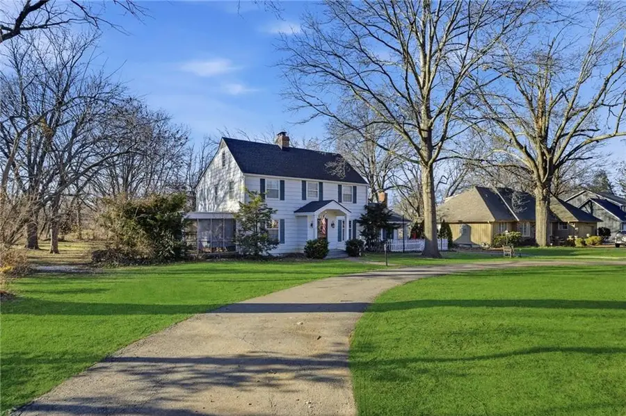 6724 Broadmoor Street, Overland Park, KS 66204 - #2