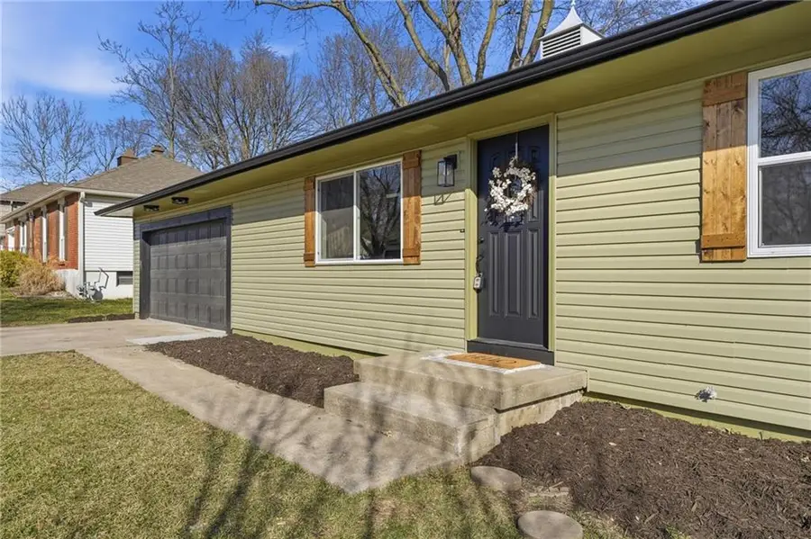 7515 N Tracy Avenue, Kansas City, MO 64118 - #2