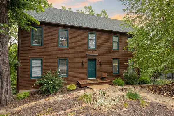 1323 Main Street, Parkville, MO 64152