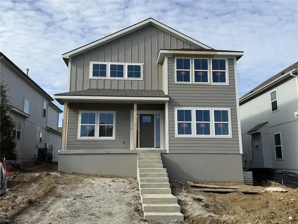 3920 SW Stoney Brook Drive, Lee's Summit, MO 64082