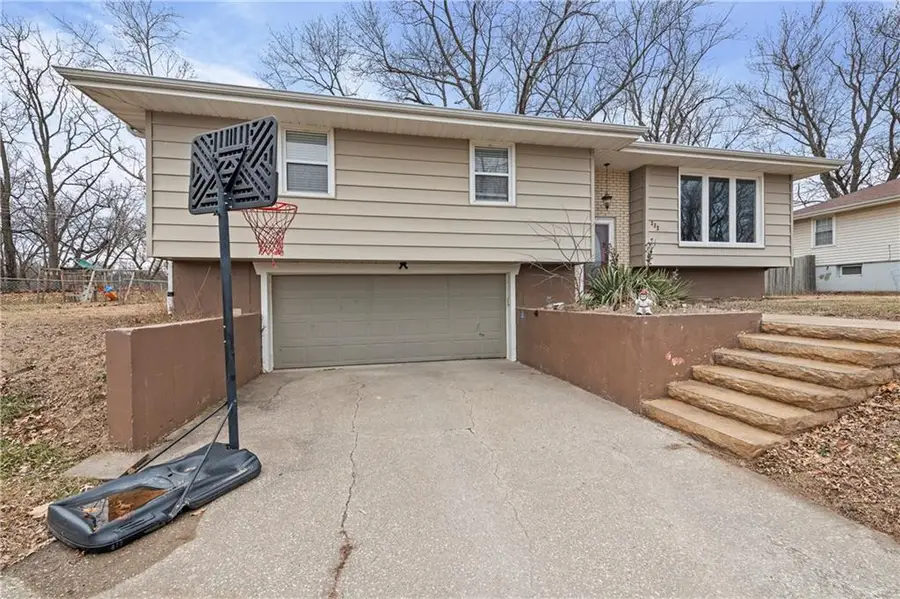 332 Matthews Lane, Gower, MO 64454 - Image #2