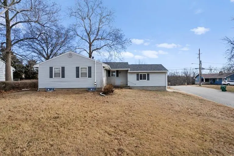 737 N Nettleton Avenue, Bonner Springs, KS 66012 - Image #2