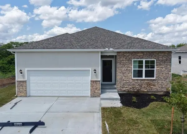 2101 Creek View Lane, Raymore, MO 64083