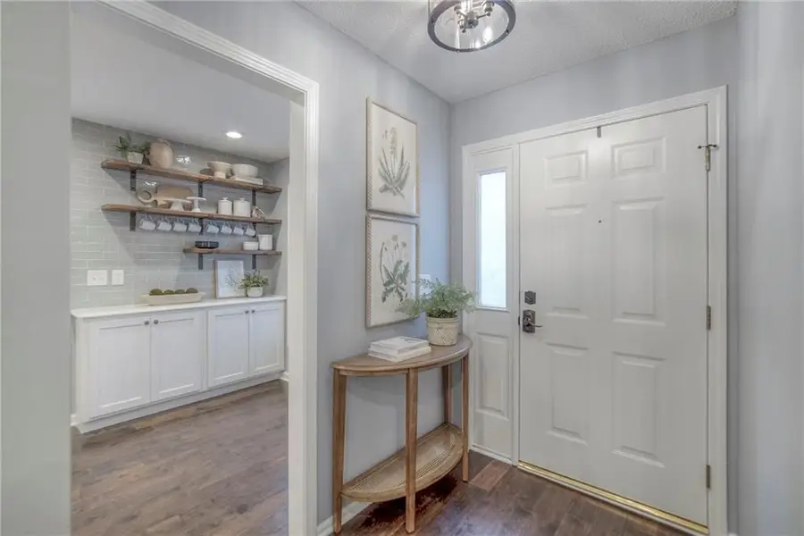 5828 Park Circle, Shawnee, KS 66216 - #2