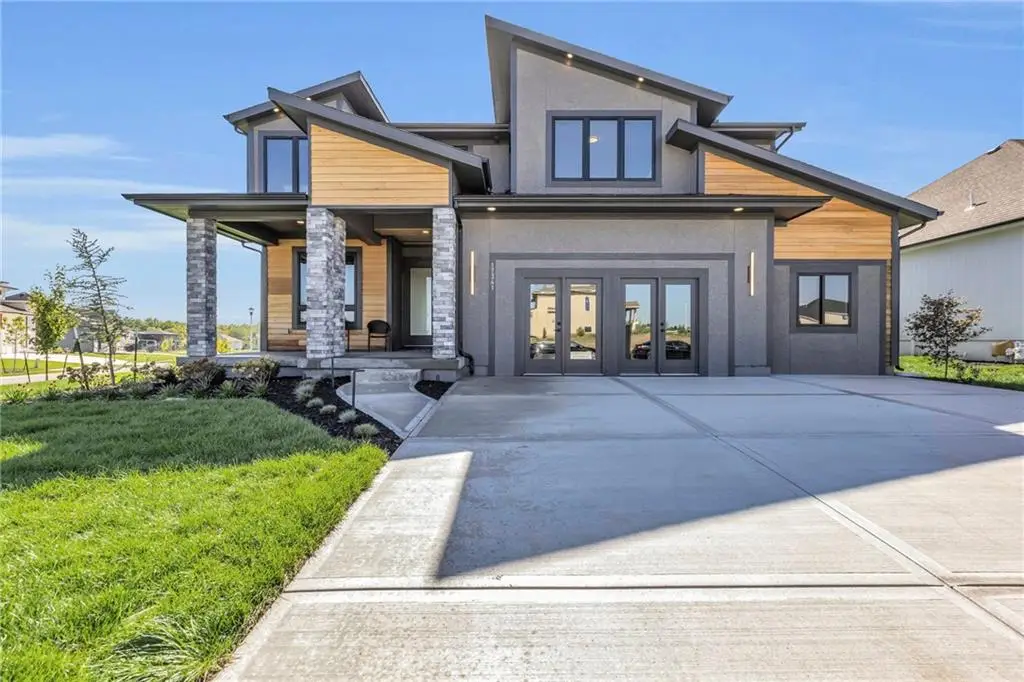 16335 S Norton Street, Olathe, KS 66062 - Image #1