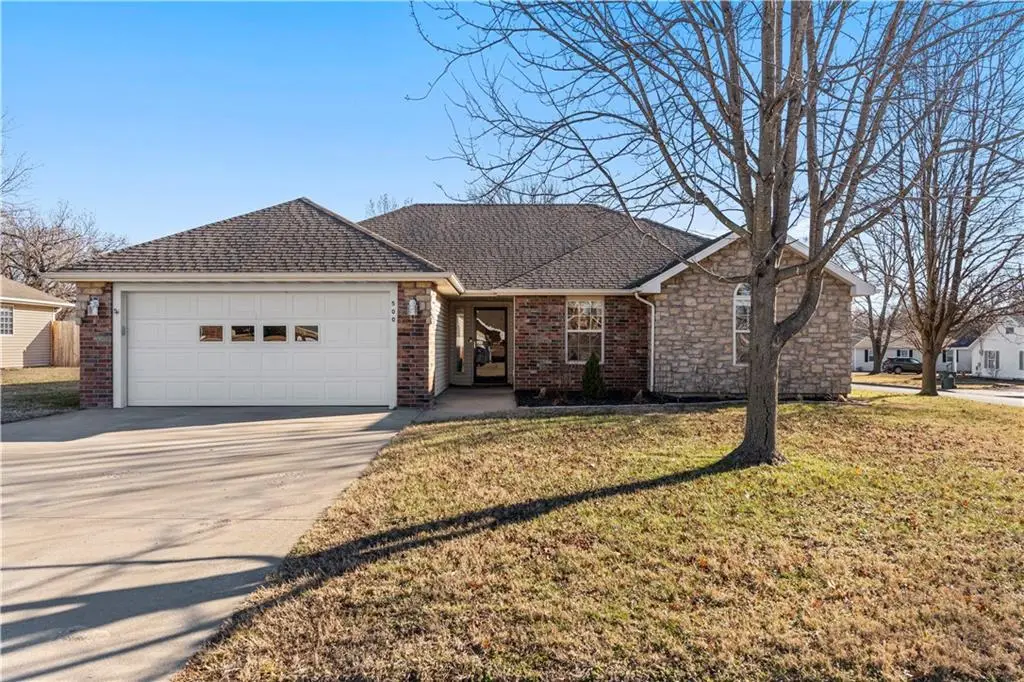 500 N Webster Street, Nevada, MO 64772 - Image #1