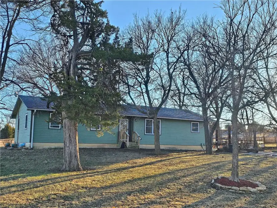 31881 NW Barton Road, Garnett, KS 66032 - #2