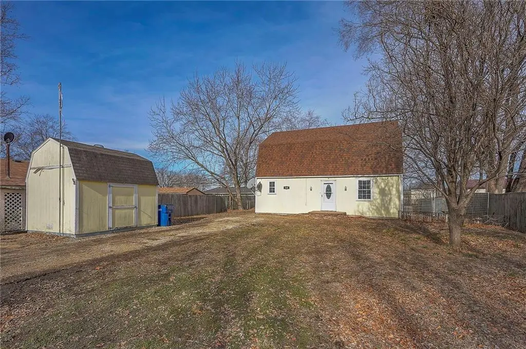 424 E 2nd Street, Linwood, KS 66052 - #1