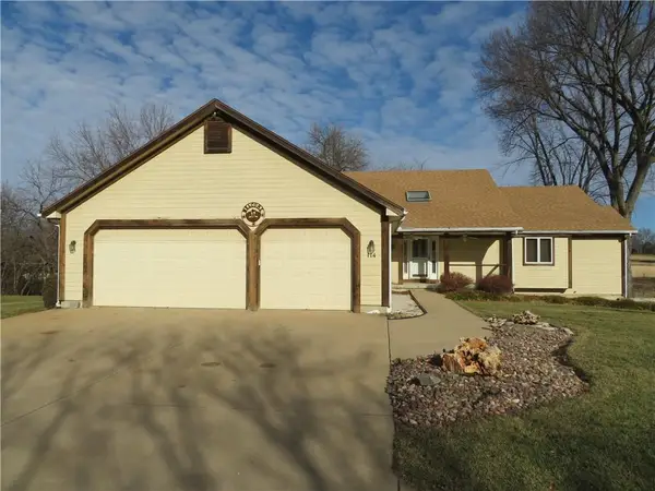 114 Overhill Drive, Paola, KS 66071
