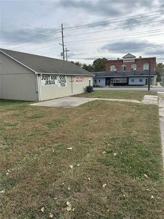 2421 Messanie Street, Saint Joseph, MO 64501 - Image #2