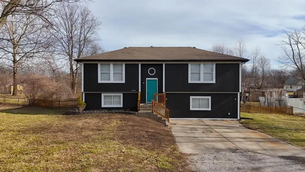 17403 Monte Verde Drive, Belton, MO 64012 - Image #1