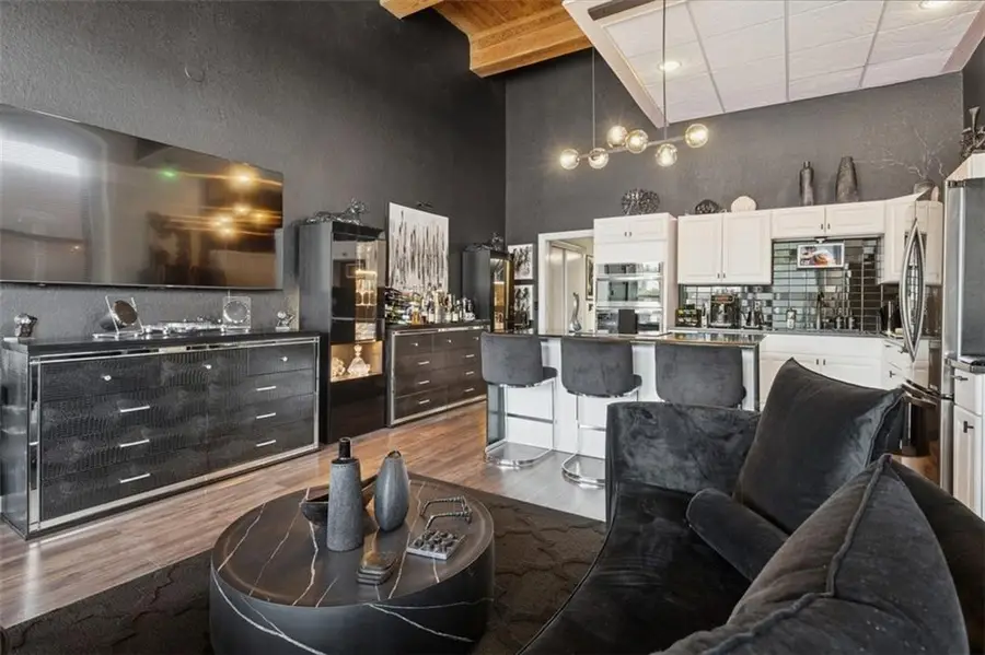 609 Central Street #1108, Kansas City, MO 64105 - Image #3