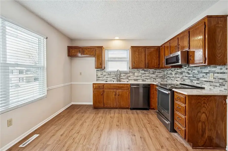 8021 N Everton Avenue, Kansas City, MO 64152 - Image #3