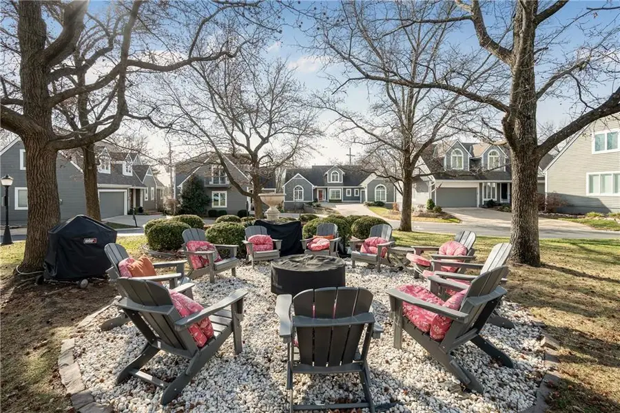 7874 Howe Circle, Prairie Village, KS 66208 - #2