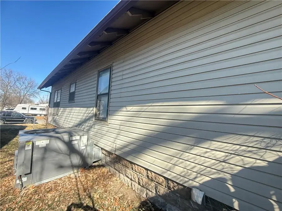 3108 Crawford Avenue, Parsons, KS 67357 - #3