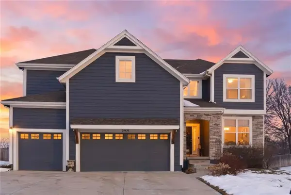 24420 W 58th Street, Shawnee, KS 66226