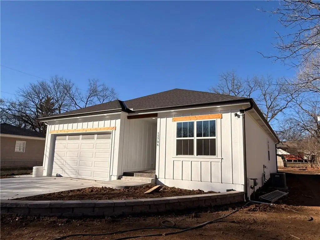 12706 10th Street, Grandview, MO 64030 - #1