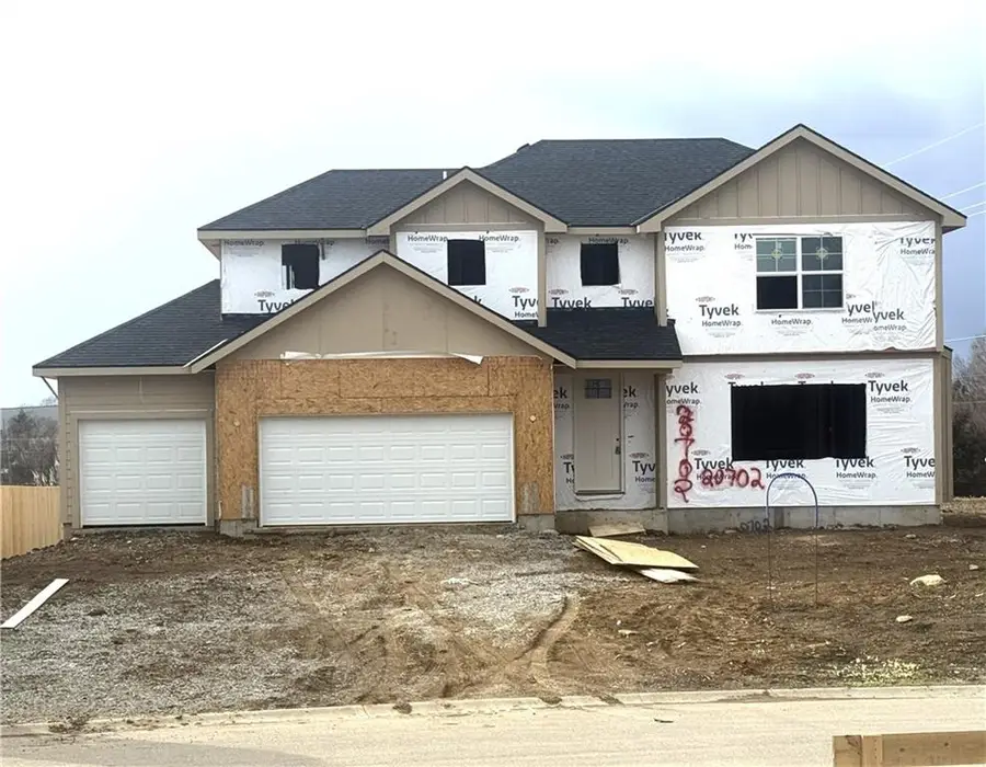 20702 Emerald Street, Spring Hill, KS 66083 - Image #2