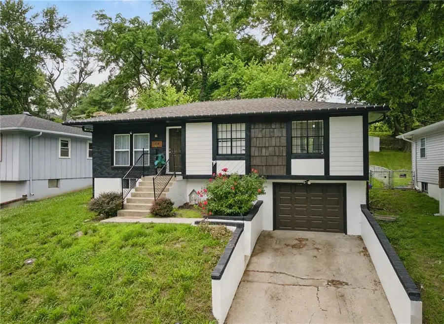 314 N Forest Avenue, Sugar Creek, MO 64054 - Image #2