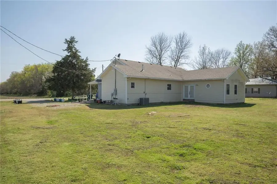 1619 E Maple Street, Columbus, KS 66725 - Image #3