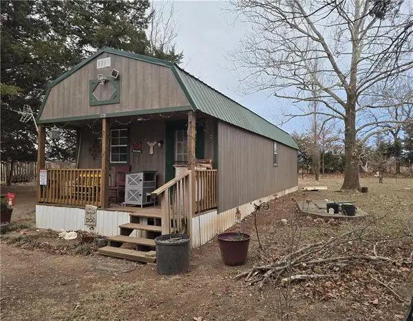 46 W Coronado Cove, Mound City, KS 66056