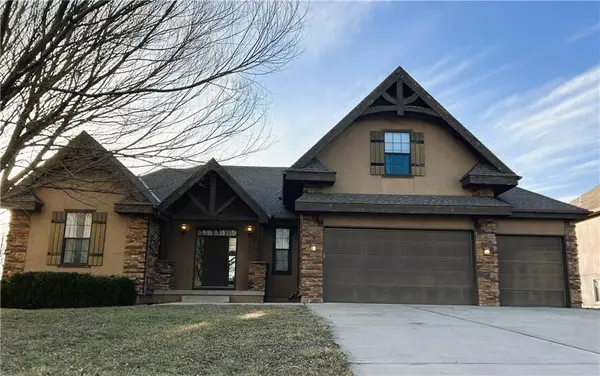 110 S Westglen Drive, Raymore, MO 64083